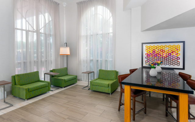 photo 4 of Holiday Inn Express Miami Airport Doral Area by IHG