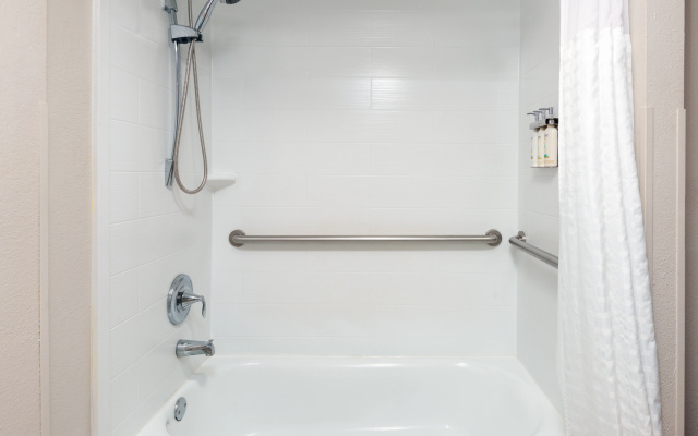 photo 5 of Holiday Inn Express Miami Airport Doral Area by IHG