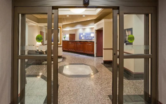 photo 2 of Holiday Inn Express Downtown Convention Center