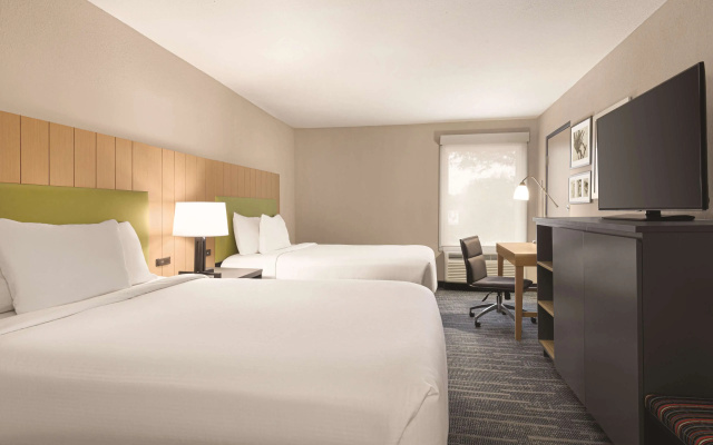 photo 3 of Country Inn & Suites by Radisson, Dunn I-95