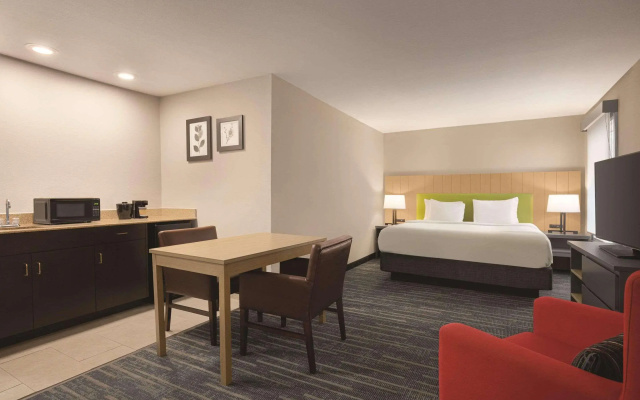 photo 5 of Country Inn & Suites by Radisson, Dunn I-95