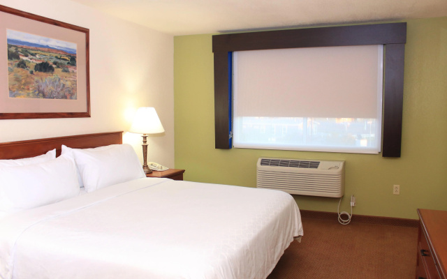 photo 3 of Holiday Inn Express Farmington - Bloomfield by IHG