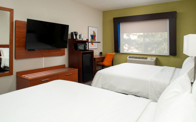 photo 4 of Holiday Inn Express Farmington - Bloomfield by IHG