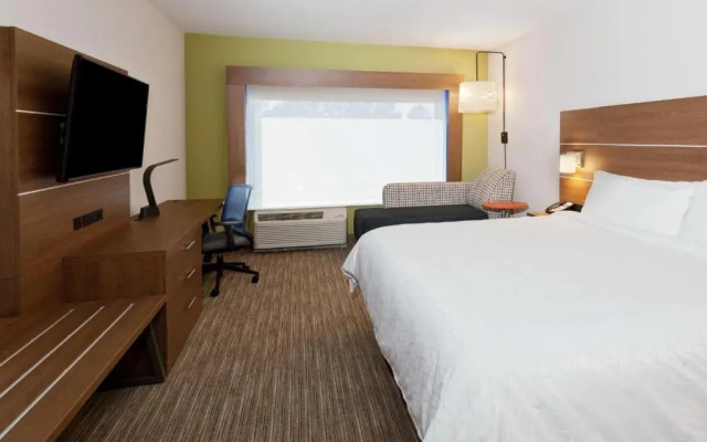 photo 4 of Holiday Inn Express Fayetteville