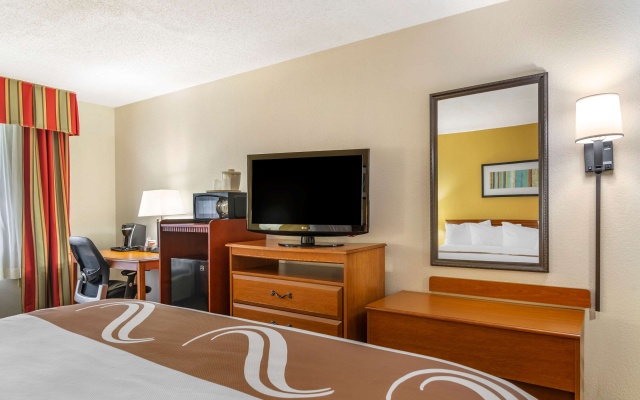 photo 4 of Quality Inn Fayetteville near Historic Downtown Square