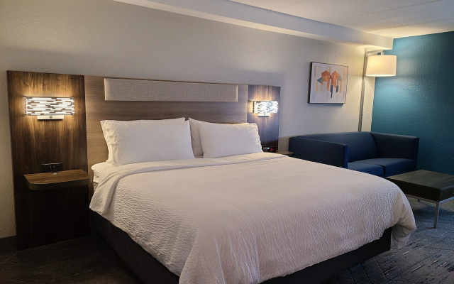 photo 5 of Holiday Inn Express & Suites Ft. Lauderdale N - Exec Airport by IHG