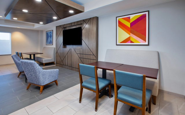 photo 5 of Holiday Inn Express Fremont by IHG