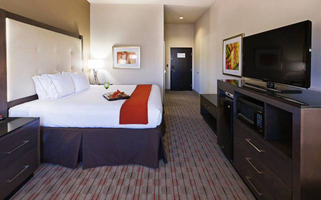 photo 5 of Holiday Inn Express Frisco Legacy Park Area by IHG