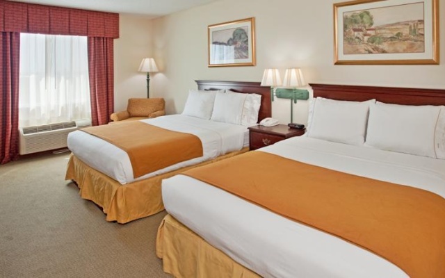 photo 3 of Holiday Inn Express Fulton