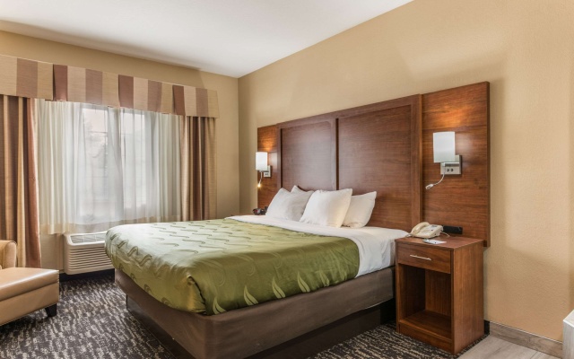 photo 5 of Quality Inn & Suites Hendersonville - Flat Rock