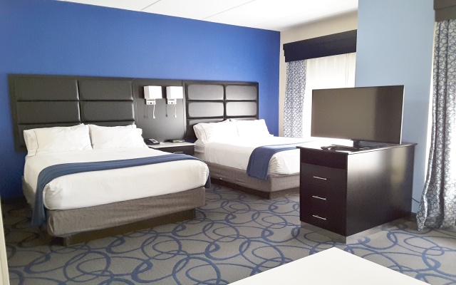 photo 3 of Holiday Inn Express Hotel & Suites by IHG