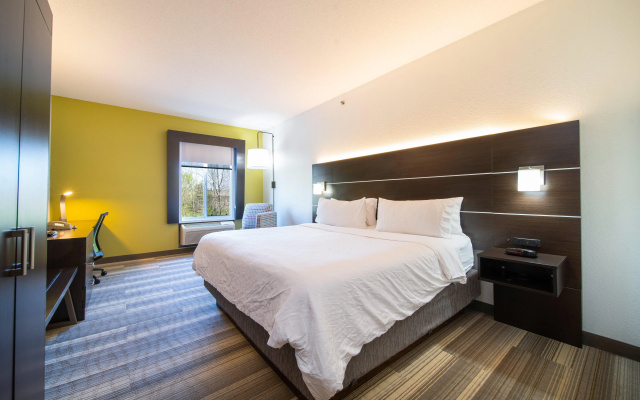 photo 4 of Holiday Inn Express Hotel & Suites Bedford by IHG