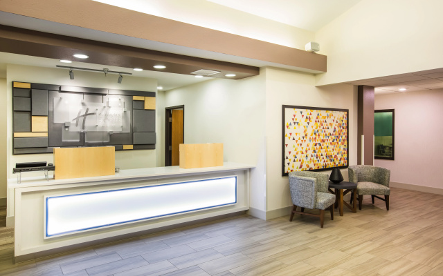 photo 5 of Holiday Inn Express & Suites Bellevue by IHG