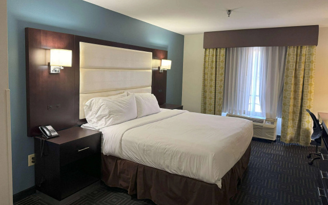 photo 5 of La Quinta Inn & Suites by Wyndham Bessemer