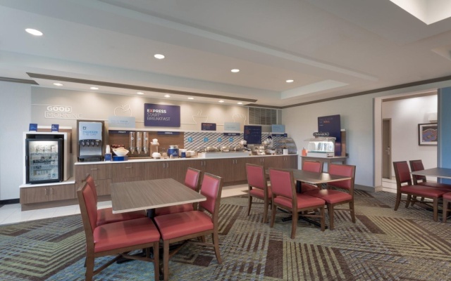photo 2 of Holiday Inn Express Hotel & Suites Bethlehem by IHG