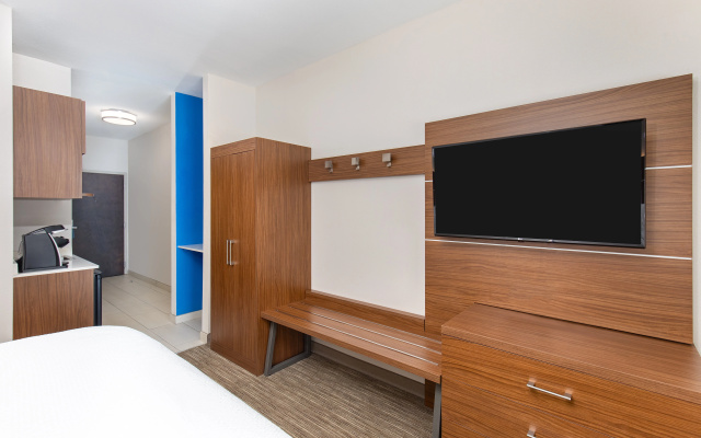 photo 3 of Holiday Inn Express Hotel & Suites Birmingham - Inverness by IHG