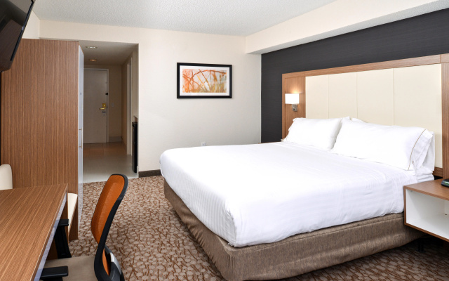 photo 3 of Holiday Inn Express & Suites Naples North - Bonita Springs by IHG