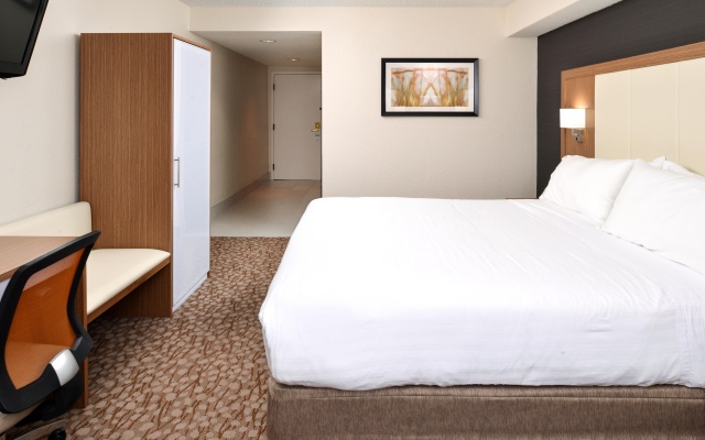 photo 4 of Holiday Inn Express & Suites Naples North - Bonita Springs by IHG