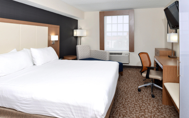 photo 5 of Holiday Inn Express & Suites Naples North - Bonita Springs by IHG
