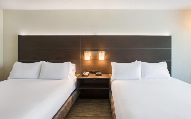 photo 4 of Holiday Inn Express Hotel & Suites Boston-Marlboro by IHG