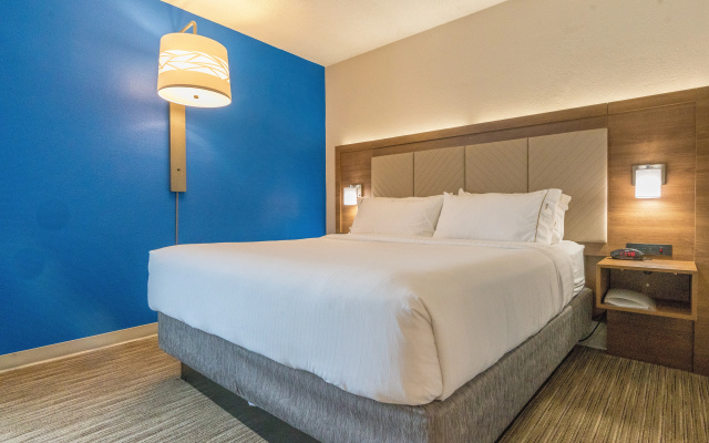 photo 4 of Holiday Inn Express & Suites Nashville - Brentwood I-65 by IHG