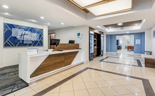 photo 2 of Holiday Inn Express Hotel & Suites Camden-I20 (Hwy 521) by IHG
