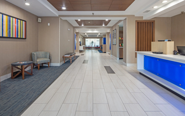 photo 2 of Holiday Inn Express & Suites Chattanooga (East Ridge) by IHG