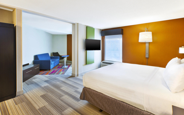 photo 5 of Holiday Inn Express Hotel & Suites Chicago-Midway Airport by IHG