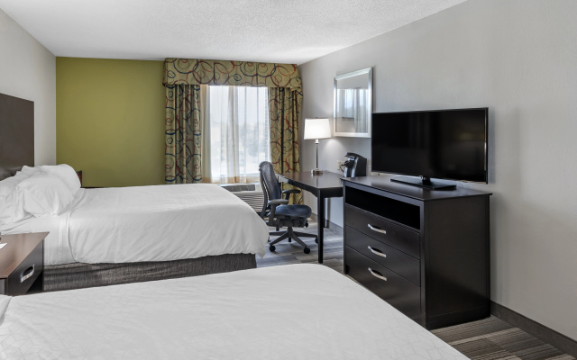 photo 5 of Holiday Inn Express Hotel & Suites Cincinnati-Blue Ash by IHG