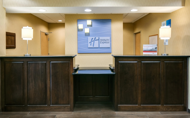 photo 2 of Holiday Inn Express Hotel & Suites Clinton by IHG