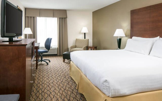 photo 4 of Holiday Inn Express Hotel & Suites Clinton by IHG