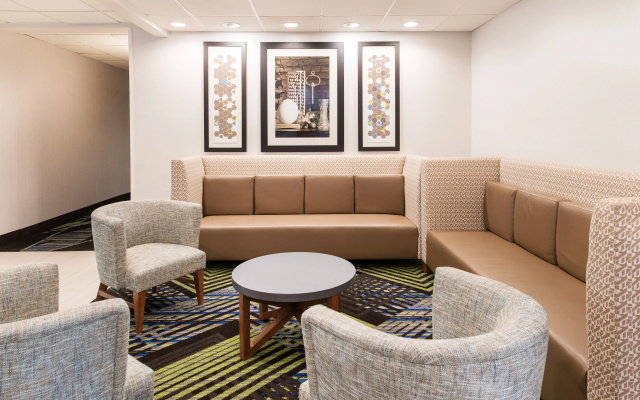 photo 2 of Holiday Inn Express & Suites Columbia-I-26 @ Harbison Blvd by IHG