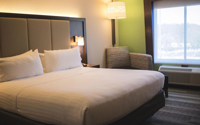 photo 4 of Holiday Inn Express & Suites Columbia-I-26 @ Harbison Blvd by IHG
