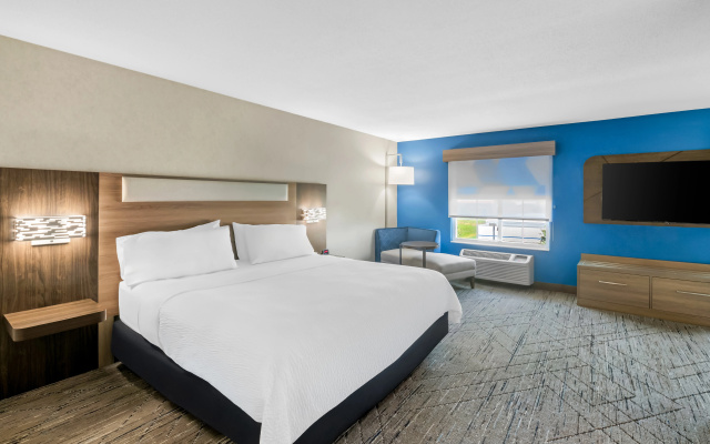 photo 3 of Holiday Inn Express Hotel & Suites Council Bluffs - Conv Ctr by IHG