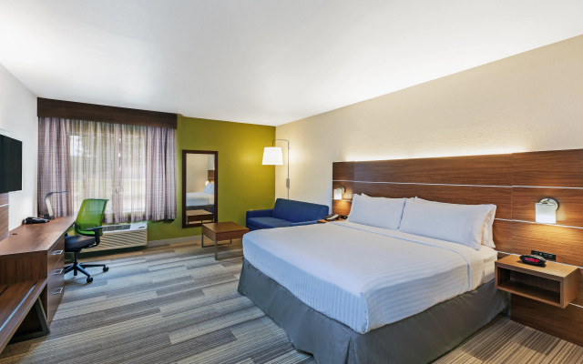 photo 3 of Holiday Inn Express Hotel & Suites Dallas Lewisville by IHG
