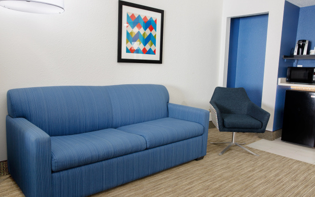photo 5 of Holiday Inn Express & Suites Dayton-Huber Heights by IHG