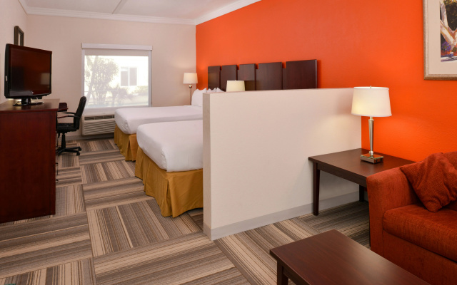 photo 3 of Holiday Inn Express & Suites Florida City by IHG