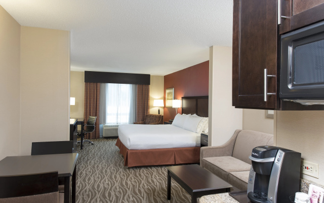photo 5 of Holiday Inn Express Hotel & Suites Grand Rapids-North by IHG