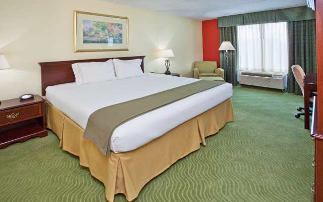 photo 2 of Holiday Inn Express & Suites Greenville-I-85 & Woodruff Rd by IHG