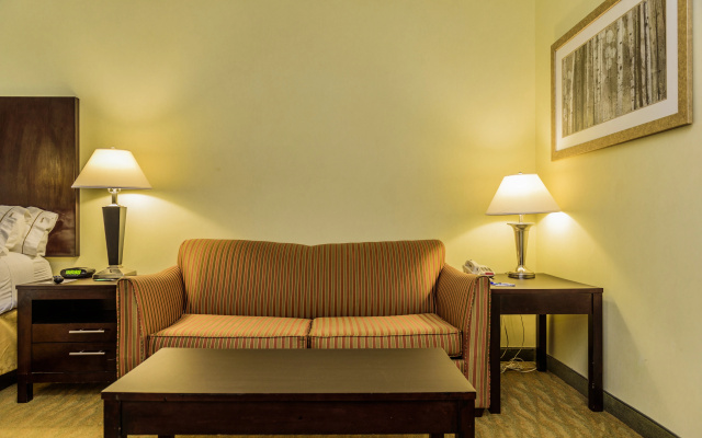 photo 3 of Holiday Inn Express Hotel & Suites Hamburg by IHG