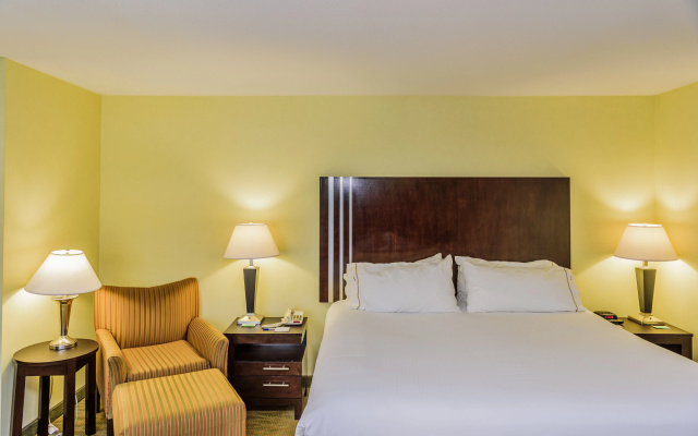photo 5 of Holiday Inn Express Hotel & Suites Hamburg by IHG