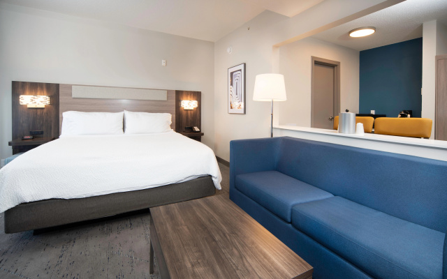 photo 5 of HOLIDAY INN EXPRESS & SUITES INDIANAPOLIS - EAST by IHG