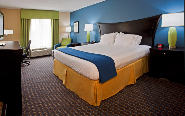 photo 3 of Holiday Inn Express Hotel & Suites Largo-Clearwater by IHG