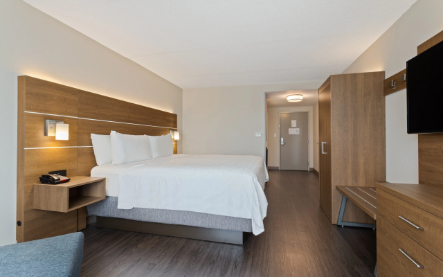 photo 5 of Holiday Inn Express Hotel & Suites Largo-Clearwater by IHG