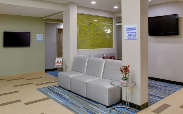 photo 2 of Holiday Inn Express Hotel & Suites Meadowlands Area by IHG