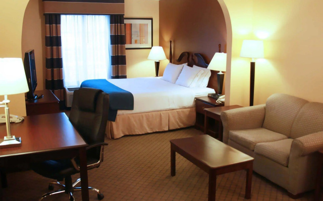 photo 3 of Holiday Inn Express & Suites Milton East I-10 by IHG