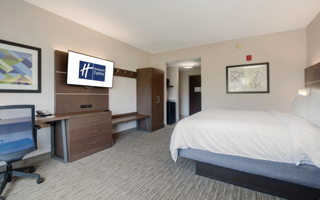 photo 4 of Holiday Inn Express Hotel & Suites Orlando - Apopka by IHG
