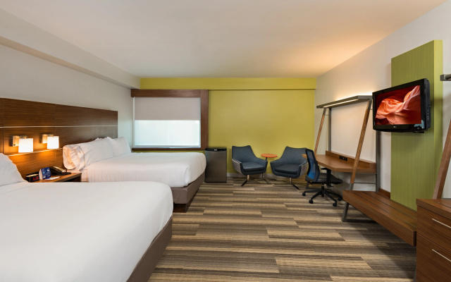 photo 4 of Holiday Inn Express Hotel & Suites PEORIA NORTH - GLENDALE by IHG