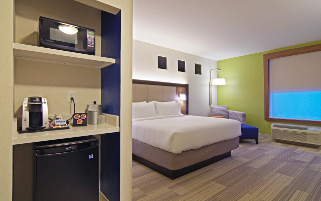 photo 4 of Holiday Inn Express Hotel & Suites Phoenix North Scottsdale by IHG