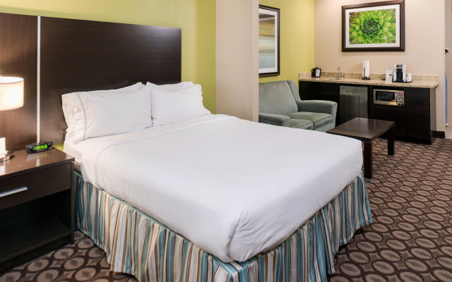 photo 3 of Holiday Inn Express & Suites Rockport - Bay View by IHG